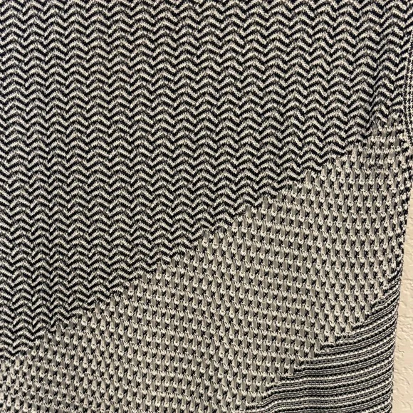 Magaschoni Black and white geometric Patterned knit Midi Dress small - Picture 8 of 9
